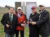 Obmann Weinbauverein Michael Allacher, Bgm. Hans Schrammel, LH Hans Niessl, 2. Landtagspräsident Bgm. Kurt Lentsch